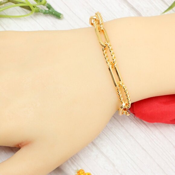 "Trendy Handmade Bracelet – A Thoughtful Gift for Girls & Women | UNVRC1584 - Picture 10 of 10